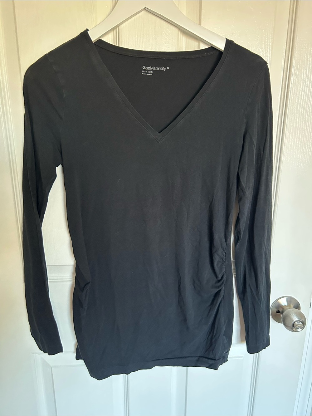 GAP Black V-Neck Long Sleeve Maternity Tee